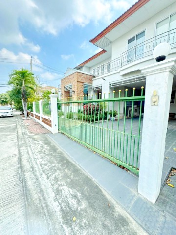 จดทะเบียนบริษัทได้  พร้อมเฟอร์ฯ 700 ม.ครึ่งไร่ หรือ 205 ตร.ว.820 ตร.ม.บ้านเดี่ยว 4 นอน 4 น้ำ  49,999 B-M.ใกล้ตลาดบางบอน 5 ออฟฟิศผู้บริหาร ใกล้แยกบางบอนเชื่อมต่อถนนหลายสาย 5 2.5 กม.รพ.สถานศึกษาเหมาะสำหรับอยู่อาศัย สำนักงาน เป็นส่วนตัว  บ้านหรูพร้อมสวนส่วนตัวขนาดใหญ่ โฮม เดินทางสะดวก  Bon5 mansion 4-bed a half ofnear Bang rai 4-bath detached area Market 700 m. a house Land half of rai  205 sq.m. Rental price 49,999 B-M. Luxury home sq.wa. 820 with large private garden suitable for executive home office or company registration.  Near BangFully furnished