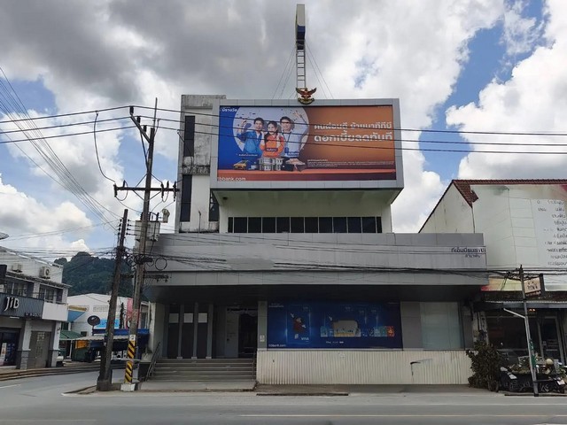   ขาย บ้านเดี่ยว/ทาวน์เฮ้าส์/คอนโด โครงการ สำนักงาน พังงา 2  ถนน เพชรเกษม (ทล.4) ตำบล ท้ายช้าง อำเภอ เมืองพังงา จังหวัด พังงา  ราคา   14,485,000    บาท  (ราคาต่อรองได้)  รายละเอียดทรัพย์ -  เนื้อที่ 87.30 ตร.ว.  พื้นที่ใช้สอย 1509.00 ตร.ม. -  3 ห้องนอน 2 ห้องน้ำ  -  1 ที่จอดรถ  -  บ้านหันไปทางทิศ ตก  พิกัดทรัพย์ : https://maps.app.goo.gl/GgZVjmCjYz4Jiknv8  สถานที่ใกล้เคียง   -โรงพยาบาลพังงา -บิ๊กซี พังงา -โรงพยาบาลพังงา -พิพิธภัณฑ์เม�