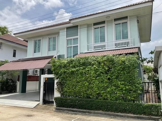 ขายบ้านเดี่ยว 2 ชั้น หมู่บ้านกรองทอง ทรอปิคอล เฉลิมพระเกียรติ ร.9 ติดถนนเฉลิมพระเกียรติ ใกล้สวนหลวง ร.9 และโรงเรียนนานาชาติชาร์เตอร์ราคาขาย 6,500,000 บาทที่ตั้ง ถนนเฉลิมพระเกียรติ ร.9 ระหว่างซอยเฉลิมพระเกียรติ 68 และ 70 แขวงประเวศ เขตประเวศ กรุงเทพมหานครติดต่อ : คุณภัสพงณ์ 0634098164Line : deedee23https://www.facebook.com/profile.php?id=61581484955548เนื้อที่ 58.5 ตารางวา พื้นที่ใช้สอย 175 ตารางเมตร จำนวน 2 ชั้น 3 ห้องนอน 3 ห้�