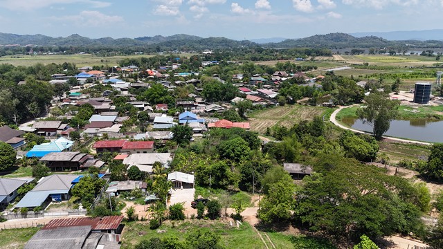 ขายที่ดินเปล่าบ้านใหม่โพธิ์งาม ตำบลเวียงชัย อำเภอเวียงชัย จังหวัดเชียงราย เนื้อที่กว้างขวางบรรยากาศดี เหมาะสำหรับสร้างบ้านพักอาศัย โครงสร้างที่ดินรูปทรงสี่เหลี่ยมผืนผ้าจัดวางแปลนง่าย อยู่ในเขตชุมชนปลอดภัย สาธารณูปโภคครบครันรายละเอียดที่ดิน• เนื้อที่รวม 221 ตารางวา (0 ไร่ 2 งาน 21 ตารางวา)• ความลึก 28 เมตร หน้ากว้าง 22 เมตร• ลักษณะที่ดินสี่เหลี่ยมทรงสวย• ผั�