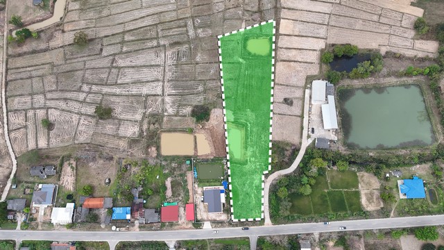 ขายที่ดินวิวภูเขา ตีนเขา โฉนดครุฑแดง ต.เวียงห้าว อ.พาน เชียงราย พื้นที่ 4-2-36.4 ไร่ ราคา 790,000 บาทรายละเอียดทรัพย์ประเภททรัพย์: ที่ดินเปล่าทำเล: ต.เวียงห้าว อ.พาน จ.เชียงราย 57120ขนาดที่ดิน: 4-2-36.4 ไร่ราคา: 790,000 บาท (ยกแปลง)เอกสารสิทธิ์: โฉนดครุฑแดงค่าโอนกรรมสิทธิ์: ผู้ซื้อและผู้ขายออกคนละครึ่ง 50/50จุดเด่น•วิวภูเขา อยู่ตีนเขา บรรยากาศเงียบสงบ อากาศดีตลอดปี•ถนนสาธารณะหน้าแปลง�