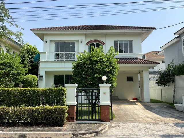 ให้เช่าบ้านเดี่ยว มัณฑนา อ่อนนุช-วงแหวน 1บ้านเดี่ยวตกแต่งสวย เฟอร์นิเจอร์ครบ พร้อมเข้าอยู่ ทำเลเชื่อมต่อบางนา อ่อนนุช และวงแหวน เหมาะสำหรับครอบครัวที่ต้องการบ้านพร้อมอยู่ใกล้ Mega Bangnaรายละเอียดบ้าน- เนื้อที่ดิน 67 ตารางวา- พื้นที่ใช้สอย 170 ตารางเมตร- 3 ห้องนอน 3 ห้องน้ำ- 1 ห้องรับแขก 1 ห้องครัว- จอดรถได้ 2 คัน- บ้านพร้อมเฟอร์นิเจอร์ Built-in- แอร์ Inverter และเครื่องใช้ไฟฟ้าครบจ�
