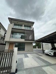 ขายบ้านเดี่ยว 3 ชั้น หมู่บ้าน AQ Arbor เอคิว อาร์เบอร์ สวนหลวง ร.9 – พัฒนาการ ถนนเฉลิมพระเกียรติ ร. 9 ซอย 48ติดต่อ คุณช่อผกา โทร 0616198565 LINE 0616198565สำรอง LINE 0812523279 ส่งลิ้งก์ไว้ได้เลย- ขายบ้านเดี่ยว 3 ชั้น หมู่บ้าน AQ Arbor เอคิว อาร์เบอร์ สวนหลวง ร.9 – พัฒนาการ ถนนเฉลิมพระเกียรติ ร. 9 ซอย 48- แบบบ้าน E ขนาดพื้นที่- ที่ดินขนาด 97.10 ตารางวา- พื้นที่ใช้สอย 297 ตารางเมตร- 3 ห้องนอน 4 ห้องน้ำ- - 1 ห้องนอนใหญ่ (Master Bedroom)- - 