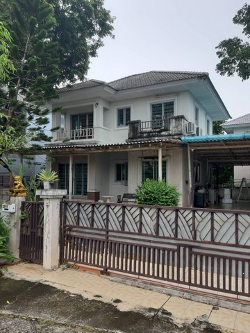 ขาย บ้านเดี่ยว/ทาวน์เฮ้าส์/คอนโด โครงการนนทิชา การ์เด้น ลำลูกกา คลอง 8  ถนน/ซอย ตำบลลำลูกกา  อำเภอลำลูกกา  จังหวัดปทุมธานี  ราคา   3,840,000    บาท  (ราคาต่อรองได้)  รายละเอียดทรัพย์ -  เนื้อที่ 1-16.0 ตร.ว. พื้นที่ใช้สอย 135.0 ตร.ม. -  3 ห้องนอน 2 ห้องน้ำ  -  1 ที่จอดรถ  -  บ้านหันไปทางทิศ ใต้  พิกัดทรัพย์ : https://maps.app.goo.gl/2ESb2ivY66iU6HTu8  สถานที่ใกล้เคียง  -ตลาดนัดคลอง 8-สำนักงานที่ดินจังหวัดปทุมธานี สาขาลำลูกกา