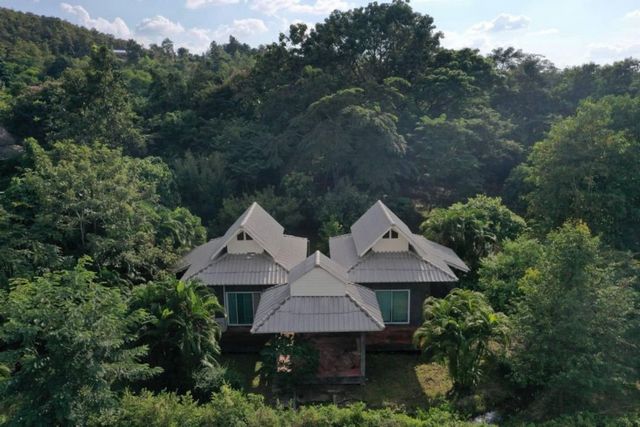 ขาย 11.5 ล้าน บ้านล้อมด้วยธรรมชาติ ที่คุณตามหา #แม่โป่ง #ดอยสะเก็ด เชียงใหม่ #บ้านสไตล์วิลล่า 4 หลัง พร้อมที่ดินกว่า 4 ไร่ น้ำดีตลอดปี #วิวภูเขา #วิวทุ่งนา บรรยากาศดี เดินทางสะดวกที่ดิน 4 ไร่กว่าพร้อมบ้านสไตล์วิลล่า 4 หลัง #ด้านหลังติดลำน้ำแม่โป่ง น้ำดีตลอดปี ใกล้คลองชลประทาน แถมในที่มีตาน้ำเสริมน้ำตลอดปี วิวเขา และทุ่งนา ธรรมชาติสุดๆ กว่า 10 ปีไม่เคยใช้สารเคมีฆ่�