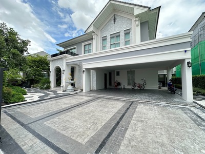 ให้เช่า #บ้านเดี่ยว หมู่บ้านเพอร์เฟค มาสเตอร์พีซ สุขุมวิท 77, บ้านลาดกระบัง #ใกล้โรบินสันลาดกระบัง #ใกล้สนามบินสุวรรณภูมิราคาเช่า : 350,000 บาท/เดือน#รายละเอียด ประเภททรัพย์ : บ้านเดี่ยว 2 ชั้นหมู่บ้าน : เพอร์เฟค มาสเตอร์พีซ สุขุมวิท 77 (Perfect Masterpiece Sukhumvit 77)ขนาด : 137 ตารางวาพื้นที่ใช้สอย : 315 ตรม.จำนวนห้อง : 4 ห้องนอน  6 ห้องน้ำ -  1 ห้องนั่งเล่น  -  1 ห้องพักผ่อน -  1 ห้องครัว -  1 ห้องอเนกประสงค์ (�