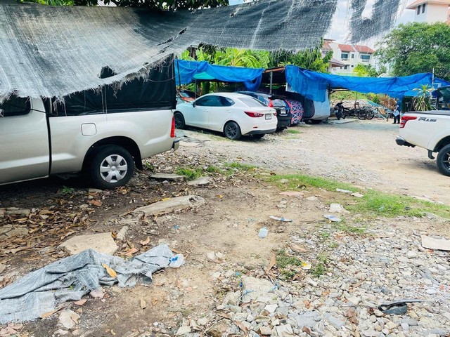 ขายที่ดิน 420 ตรว. แถวสาทร ซอยประสาทสุข ถนนเย็นอากาศ เดินทางสะดวก หลายเส้นทาง พระราม 4 นราธิวาส สาทร  *** ราคาขายรวม 163,800,000 บาท (ตรว. ละ 390,000 บาท) ติดต่อ:: ชยา โทร/ID Line:: 0942823961Link Line:: https://line.me/ti/p/3xFA1An8Kcรหัส # T26-796ที่ดิน ย่านสาทร ซอยประสาทสุข ถนนเย็นอากาศ• ขนาดพื้นที่รวม 420 ตรว. หรือ 1 ไร่ 20 ตรว.แปลง 1. ขนาดพื้นที่ 113 ตรว.แปลง 2. ขนาดพื้นที่ 307 ตรว.*** ขายทั้งยกแปลง และ แยกขายค่ะ ***• หน้ากว้างติดถนนประมาณ 50 เม�