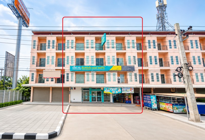 อาคารพาณิชย์ ขายขาดทุน 3คูหา 4ชั้น รีโนเวทให้ใหม่ ด้านหน้านิคมอุตสาหกรรม ปิ่นทอง2 10ม.และดาดฟ้า 2.49 ล้าน หรือให้เช่า 35,999 B-M รพ.สมิติเวช ศรีราชา ใกล้ท่าเรือ แหลมฉบัง  ชลบุรี  ให้เช่าทำเลดี เจ-ปาร์ค ศรีราชา 5.6 กม.  ติดCaltex และ เยื้อง Shell 72 ตรว. 1150 ตรม. Renovated in front of Pinthong 2 Industrial 10m. Commercial building sell at a loss 3units 4Storeys-rooftop 2.49 million or for rent 35,999B-M Samitivej Sriracha Hospital near LaemChabang Port Chonburi for rent J-Park Sriracha 5.6km.next to Caltex and opposite Shell 72sq.wa 1150sqm.72 ตรว. 1150 ตรม. 72sq.wa 1150sqm.ถนน 331เทศบาลน�