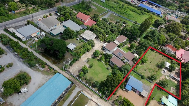 ขายที่ดิน ใกล้วัดผึ้งรวง  เมืองสระบุรี 6.5 M. แผนที่ติดต่อ 093-441-5691บ้านสวนพร้อมอยู่ ใกล้เมืองสระบุรี บนเนื้อที่กว่า 2 ไร่!หากคุณกำลังมองหา… บ้านพร้อมอยู่ บรรยากาศเงียบสงบ มีพื้นที่ปลูกต้นไม้ ทำสวน เลี้ยงสัตว์ ใกล้เมือง เดินทางสะดวก ซื้อแล้วเข้าอยู่ได้เลยที่นี่ตอบโจทย์ครบ! บ้านพร้อมที่ดิน 2 ไร่ 1 งาน 34 ตารางวาตำบลผึ้งรวง อำเภอเฉลิมพระเกียรติ จังหวัดสระบุรี ใกล้เ�