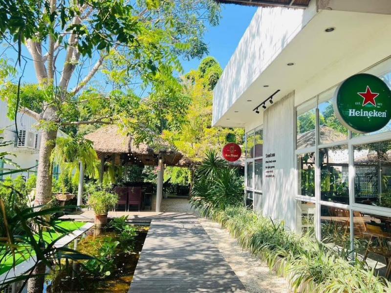 เซ้งกิจการร้านอาหาร ทำเลทองติดถนนสุขุมวิท บางพระ ชลบุรี พร้อมเปิดกิจการต่อได้ทันทีที่ตั้ง : 41/80 บางพระ เมือง ชลบุรี 20110พิกัด : https://goo.gl/maps/te1fXMMj4pwcvCRw8รายละเอียดทรัพย์เซ้งกิจการร้านอาหารพร้อมดำเนินงานต่อได้ทันที ทำเลดีติดถนนสุขุมวิท ลูกค้ารู้จักและเข้าถึงง่าย เหมาะสำหรับผู้ที่ต้องการเริ่มธุรกิจร้านอาหารโดยไม่ต้องลงทุนสร้างร้านใหม่เนื้อที่ 193 ตารางวาติดถนนสุขุ�