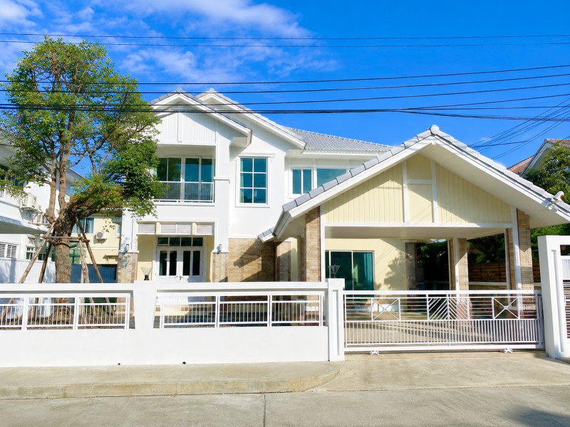 มีนบุรี เฟอร์เฟค เพลส รามคำแหง164 บ้านเดี่ยว 3 นอน 3 น้ำ ใกล้MRTมีนพัฒนา 700 ม  84 ตร.ว.260 ตร.ม. 59-61,999 B-M. พร้อมเฟอร์ฯ และเครื่องปรับอากาศ เหมาะสำหรับอยู่อาศัย ในบรรยากาศสงบ เป็นส่วนตัว ใกล้รร.ร่วมฤดีวิเทศศึกษา มีนบุรี 700 ม.ตลาด โรงพยาบาล และแหล่งช้อปปิ้ง  เดินทางสะดวก เชื่อมต่อถนนหลักหลายสายMinBuri area Perfect Place Ramkhamhaeng 164 3-bed 3-bath Ruamrudee International School Min Buri 700 m.detached house near MRT Min Buri 700 m. Prime location in the Ramkhamhaeng-Min Buri area within a private zone. 84sq.wa. 260sq.m. 59-61