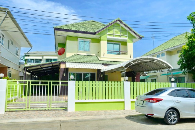 เหมาะสำหรับอยู่อาศัย เดินทางสะดวก ทำเลติดถนนราชพฤกษ์ ใกล้เพียวเพลส ราชพฤกษ์ 300 ม. 16,499-17,999 B-Mบ้านเดี่ยว 2 ชั้น 3 นอน 2 น้ำ เนื้อที่ 57 ตร.ว 230 ตร.ม.บรรยากาศเงียบสงบ พร้อมสิ่งอำนวยความสะดวกครบครันใกล้รร.นานาชาติเด่นหล้า บริติช สคูล 500 ม.รถไฟฟ้า และแหล่งไลฟ์สไตล์ ในสังคมคุณภาพ Two-story detached house with 3 bed and 2 bath on 57 sq.wa.of land and 230 sq.m. of usable space. Rental price 16,499-17,999 B-M. Located on Ratchaphruek Road near Pure Place Ratchaphruek 300 m. Quiet and peaceful atmosphere ideal for living. Convenient transportation ne