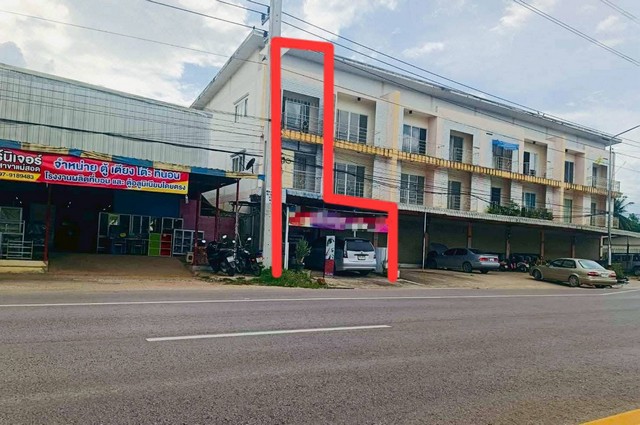 ขายขาดทุนอาคารพาณิชย์ 3 ชั้น ติดถนนสายแม่สอด-อุ้มผางอาคารพาณิชย์พระธาตุผาแดงอาคารพาณิชย์ติดถนนแม่สอดต.พระธาตุผาแดง อ.แม่สอด จ.ตากรายละเอียด- เนื้อที่ 26 ตารางวา- 2 นอน 3 น้ำ 3 ชั้น- มีครัว หลังมุม มีระเบียงหน้า-หลังสถานที่ใกล้เคียง- อยู่ติดร้านเอฟเอฟเฟอร์นิเจอร์แม่สอด- รร.แม่กุวิทยาคมภ- วงเวียนแม่สอด- สมาคมยิงปืนแม่สอดขาย 2.99 ล้าน(ซื้อมา 3.70 ล้าน) สอบถามเพิ่มเติม นั�