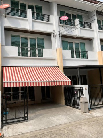 ให้เช่า ทาวน์โฮม บ้านกลางเมือง พระราม 9 – ลาดพร้าว เลียบด่วน(HR 734)สนใจติดต่อ คุณเจี๊ยบ Tel. 081 416 4142 Tel. 094 448 5038id : jeab_chick (สามารถแอดไลน์ สอบถามได้ คะ)3 ชั้น  ขนาดพื้นที่ 20 ตรว.พื้นที่ใช้สอย 167 ตรม.3 ห้องนอน 3 ห้องน้ำ1 ห้องครัว 2 ห้องเก็บของ4 แอร์ 2 เครื่องทำน้ำอุ่นพร้อมเฟอร์นิเจอร์ + ผ้าม่านราคา 38,000 บาท/เดือนสิ่งอำนวยความสะดวกภายในโครงการสระว่ายน้ำฟิตเนสกล้องวงจรปิดรปภ.24ชั่วโมงสถานที่ใ