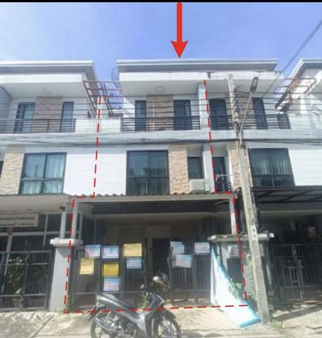 ขายทาวน์โฮม 3 ชั้น โครงการเมอริท เพลส เขตวังทองหลาง ใกล้ Central EastVille (ขายตามสภาพ)ราคาขาย 3,714,000 บาท (ราคาพิเศษถึงวันที่ 31/05/2569)ราคาเต็ม 4,510,000 บาทที่ตั้ง ถนนลาดพร้าว แขวงวังทองหลาง เขตวังทองหลาง กรุงเทพมหานครติดต่อ : คุณภัสพงณ์ 0634098164Line : deedee23https://www.facebook.com/profile.php?id=61581484955548เนื้อที่ 17.6 ตารางวา จำนวน 3 ชั้น 2 ห้องนอน 4 ห้องน้ำชั้น 1 มี 1 ห้องครัว 1 ห้องน้ำชั้น 2 มี 1 ห้องโถง 1 ห้องน้ำชั้น 3 มี 2 ห้องนอน 2 ห้อง�