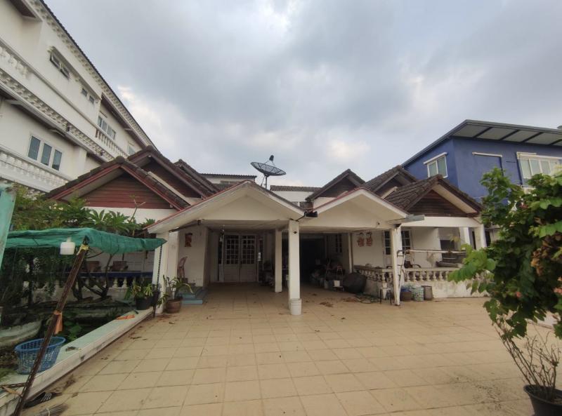 ขายบ้านแฝด 2 หลัง 124 ตร.ว. ทำเลศักยภาพอ่อนนุช-ประเวศ  