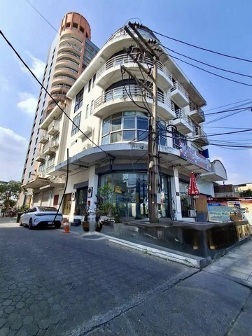 RPJ623ให้เช่าอาคารสำนักงาน 2คูหา 4.5 ชั้น  เหมาะ ทำธุรกิจหน้าร้าน ออฟฟิศ คลังสินค้า และที่พักใกล้ซอยอ่อนนุช54 ใกล้ MRT สายสีเหลือง สถานีศรีนุชเพียง 350 ม.  และใกล้ตลาดเอี่ยมสมบัติ เพียง300 ม.เนื้อที่  30 ตรว. พื้นที่ใช้สอยประมาณ 450 ตรม. + ดาดฟ้า 4ห้องน้ำ ด้านข้างอาคาร จอดได้ 3 คันติดต่อAgent : คุณเจี๊ยบ 092-851-6969ID Line :Keti2522ราคา ค่าเช่าเพียง 70,000 บาท/เดือน(  พิเศษ! ให้เวลารีโนเวทฟรี  2 เดือน)ซอย อ่อนนุ