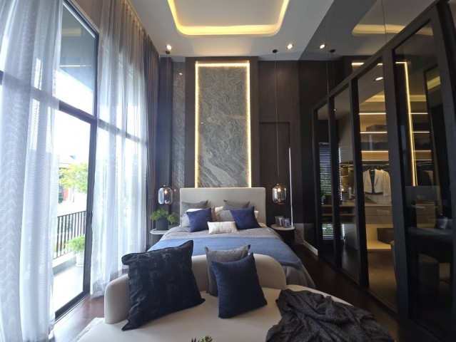 ขายบ้านเดี่ยว บางกอก บูเลอวาร์ด ซิกเนเจอร์ แจ้งวัฒนะ-ราชพฤกษ์H.469ที่ตั้งถนนชัยพฤกษ์ อำเภอปากเกร็ด จังหวัดนนทบุรี 11120รายละเอียด-เนื้อที่ 91.5 ตร.ว.-พื้นที่ใช้สอย 391 ตร.ม.-3 ห้องนอน 3ห้องน้ำ-บ้านตัวอย่างสถานที่สำคัญใกล้เคียงต่างๆ เช่น-โรบินสัน ราชพฤกษ์ ~ 2.6 กม.-โลตัส นอร์ท ราชพฤกษ์ ~ 6.1 กม.-ชิค รีพับลิค ราชพฤกษ์ ~ 6.6 กม.-เซ็นทรัล แจ้งวัฒนะ ~ 10.5 กม.-โรงพยาบาลปากเกร็ด 2 ~ 4.7 กม.-โรงพยาบาลเ