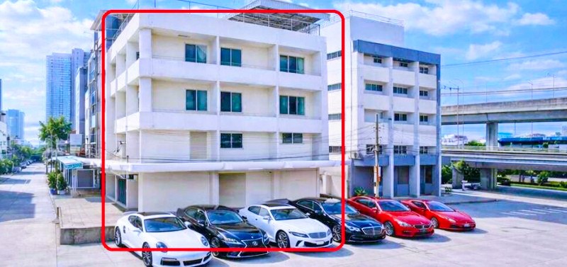 10ห้องนอน จอดรถได้ 6 คัน ใกล้มหาวิทยาลัยรามคำแหง 850 ม. อาคารพาณิชย์ 2 คูหา 4 ชั้น 7 ห้องน้ำรามคำแหง 17-30 พื้นที่ใช้สอยประมาณ 400 ตร.ม. จอดรถได้ 6 คัน เหมาะโฮมออฟฟิศหรือที่พักอาศัยใกล้ The Mall รามคำแหง 950 ม. ค่าเช่า 39,998–49,999 บาท/เดือน ต่อรองได้Located 850 m from Ramkhamhaeng University, this 2-unit, 4-story commercial building features 10 bedrooms and 7 bathrooms.Address: Ramkhamhaeng 17-30. Approximately 400 sq.m. of usable space. Parking for 6 cars. Suitable for home office or residential use.950 m from The Mall Ramkhamhaeng. Rental price: 39,998–49,999 THB/month (negotiable).ถนนรามคำแหง17-30 แขวง