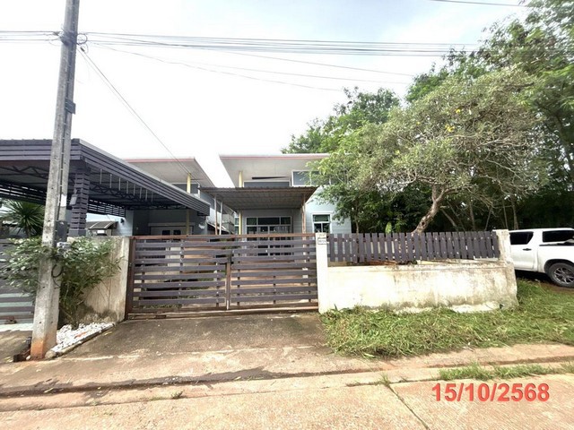 ขายบ้านเดี่ยว เมืองสุราษฎร์ธานี  ถนนศรีวิชัย ราคาโปรโมชั่น  ซอย หมู่บ้านบ้านสวยอ๊อกซิเจน ถนน ศรีวิชัย ตำบล มะขามเตี้ย อำเภอ เมืองสุราษฎร์ธานี จังหวัด สุราษฎร์ธานี  ราคาโปรโมชั่น  1,698,000  บาท    ลดจาก  2,300,000  บาท ราคาโปรโมชั่นตั้งแต่วันที่ 1 เมษายน 2569 – 30 มิถุนายน 2569  รายละเอียดทรัพย์ -  เนื้อที่ 46.80 ตร.ว.  พื้นที่ใช้สอย 82.90 ตร.ม. -  3 ห้องนอน 2 ห้องน้ำ  -  1 ที่จอดรถ  -  บ้านหันไปทางทิศ ตะว�