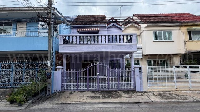 รหัสทรัพย์ : N1333ทาวน์โฮม หมู่บ้าน มณียาวิลล์ สุขุมวิท 101/1 (วชิรธรรมสาธิต) สวยพร้อมอยู่ที่ตั้ง :&nbsp;ซอยวชิรธรรมสาธิต 12 สุขุมวิท 101/1 แขวงบางนาเหนือ เขตบางนา กรุงเทพมหานคร 10260รายละเอียดทรัพย์- ทาวน์โฮม 2 ชั้น เนื้อที่ 24.80 ตารางวา พื้นที่ใช้สอย 120 ตารางเมตร- 4 ห้องนอน, 2 ห้องน้ำ, 1 ห้องรับแขก, 1 ห้องครัว, 2 ที่จอดรถ- เครื่องปรับอากาศ 4 เครื่อง, Built in ครัวพร้อมใช้งาน-&nbsp;ห้องนอนชั้นล่างเป็�