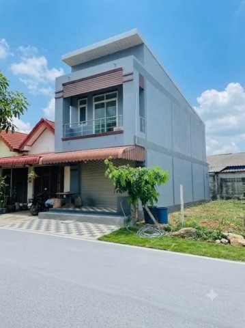 บ้านพร้อมอยู่ สภาพใหม่มากซอยเก้าพี่น้อง ซอย 2 ต.ควนลัง อ.หาดใหญ่ จ.สงขลาบ้านสวย ดูแลอย่างดี สภาพใหม่ พร้อมเข้าอยู่ได้ทันทีทำเลควนลัง ไม่ต้องกังวลปัญหาน้ำท่วมปรับลดราคาพิเศษ 350,000 บาทเหลือเพียง 2,550,000 บาท(จากเดิม 2,900,000 บาท)รายละเอียดบ้านเนื้อที่ 17 ตารางวาพื้นที่ใช้สอย 136 ตารางเมตร2 ห้องนอน2 ห้องน้ำ1 ห้องโถงนั่งเล่นครัวปูนบิวท์อินเคาน์เตอร์ครัวปูแกรนิตตู้เก็บของพ�