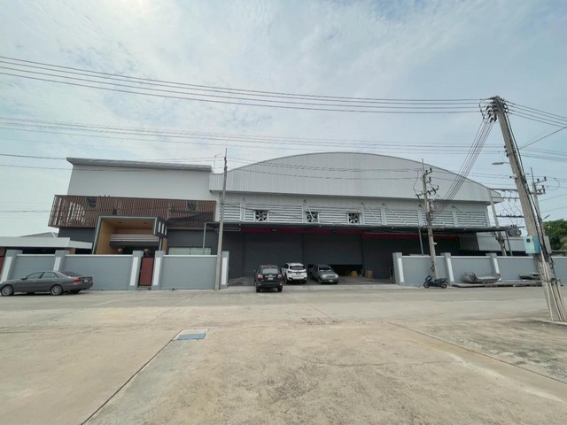 ขายโกดังเนื้อที่ทั้งหมด 3-1-50 ไร่ นาดี สมุทรสาครรหัสทรัพย์: FS246(กรุณาใช้รหัสนี้ในการสอบถาม FS246)โกดังขนาด 2500 ตรม. หลังคาสูง ระบายอากาศดีออฟฟิศขนาด 300 ตรม.บ้านพักขนาด 1800 ตรม. 6 ห้องนอน 7 ห้องน้ำพื้นที่สีชมพู ขอรง.4 ได้พื้นรับน้ำหนักได้เยอะ รองรับคลังสินค้า/อุตสาหกรรมไฟฟ้า น้ำประปา พร้อมใช้งานลานจอดรถกว้าง รองรับรถหลายคันรถเทรลเลอร์เข้าออกได้พิกัด : ต.นาดี อ.เมือง จ.สมุท