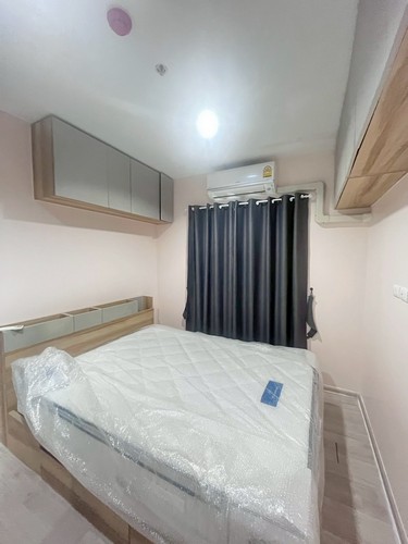 Dfb0137 ให้เช่า   plum condo central station เฟส 2 ชั้น 24 ติดเซ็นทรัลเวสเกตที่ตั้ง: ติดเซ็นทรัลเวสต์เกต ริมถนนรัตนาธิเบศร์  ใกล้ MRT ตลาดบางใหญ่ MRT สามแยกบางใหญ่ ขนาด: 24 ตรม. 1 ห้องนอน 1 ห้องน้ำชั้น 24เงื่อนไขการเช่า>มัดจำ 2 เดือน จ่ายล่วงหน้า 1เดือน สัญญา 1 ปีค่ะ พร้อมเข้าอยู่ได้เลยค่ะสนใจชมทรัพย์ /สอบถามCALL : 0615659566 , 0927988789LINE : @differthailand (ซื้อ,เช่า)https://lin.ee/buyCimXhttps://www.facebook.com/Differestate----------------DIFFER ESTATE CO.,LTD.เป็นบริษัทจดทะเบียนถูกต�