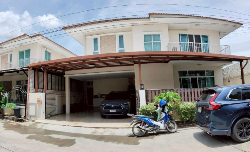 ขายบ้านเดี่ยว 2 ชั้น ม.บ้านนนท์ณิชา บางใหญ่ ทำเลทอง ใกล้รถไฟฟ้าและเซ็นทรัลเวสต์เกตสถานที่ตั้ง : เลขที่ 89/137 หมู่บ้านนนท์ณิชา บางใหญ่ 1 ถนนแก้วอินทร์ตําบลเสาธงหิน อําเภอบางใหญ่ จังหวัดนนทบุรี 11140รายละเอียดทรัพย์- ขายบ้านเดี่ยว  2 ชั้น - ตั้งอยู่ใน ซ.แก้วอินทร์ ห่างจากปากซอยเพียง 600- เนื้อที่ 57.9 ตารางวา- 3 ห้องนอน- 3 ห้องน้ำ - 1 ห้องนั่งเล่น- 1 ห้องครัว- ฟังก์ชันลงตัว อยู่สบา�