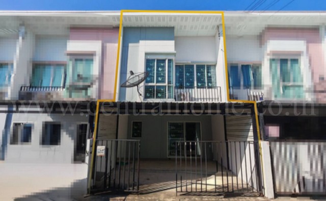 รหัสทรัพย์ : N1052ทาวน์โฮม เบล็ส วิลล์ รามอินทรา 117 ใกล้ถนนใหญ่รามอินทรา 700 เมตร จากสถานีรถไฟฟ้า 1.1 กิโลเมตรที่ตั้ง :&nbsp;ซอยรามอินทรา 117 แขวงบางชัน เขตคลองสามวา กรุงเทพมหานคร 10510รายละเอียดทรัพย์- ทาวน์โฮม 2 ชั้น ขนาดพื้นที่ 19.3&nbsp;ตารางวา พื้นที่ใช้สอย 110&nbsp;ตารางเมตร- 3 ห้องนอน, 2&nbsp;ห้องน้ำ, 1 ห้องรับแขก, 1 ห้องนั่งเล่น, 1 ห้องครัว, 2 ที่จอดรถ- ต่อเติมห้องครัวนอกและหลังคาโรงจอดรถเรีย�