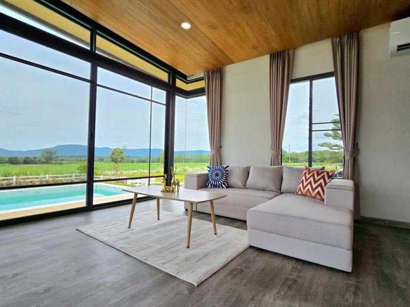 ขายพูลวิลล่าเขาใหญ่ วิวพาโนรามา! บ้าน 2 หลังพร้อมสระส่วนตัว เหมาะทำ Airbnb ลงทุนคุ้ม เฟอร์ครบ เลี้ยงสัตว์ได้ 14.9 ลบ.