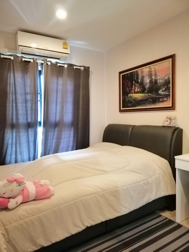 Dfa0024 ให้เช่า plum condo central station ติดเซ็นทรัลเวสเกต พร้อมอยู่ ที่ตั้ง: ติดเซ็นทรัลเวสต์เกต ริมถนนรัตนาธิเบศร์  ใกล้ MRT ตลาดบางใหญ่ MRT สามแยกบางใหญ่ ขนาด: 24 ตรม.  1 ห้องนอน 1 ห้องน้ำชั้น 10เงื่อนไขการเช่า>มัดจำ 2 เดือน จ่ายล่วงหน้า 1เดือน สัญญา 1 ปีค่ะ พร้อมเข้าอยู่ได้เลยค่ะสนใจชมทรัพย์ /สอบถามCALL : 0615659566 , 0927988789LINE : @differthailand (ซื้อ,เช่า)https://line.me/R/ti/p/@differthailandhttps://www.facebook.com/Differestate----------------DIFFER ESTATE CO.,LTD.เป็นบริษัทจดทะเบีย