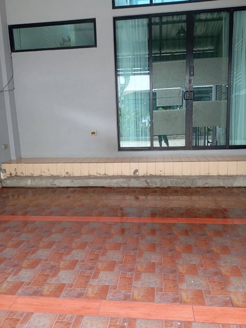 ให้เช่าทาวน์โฮม 3 ชั้น 3 ห้องนอน Eco Space Bangna (อีโค สเปซ บางนา) บางนา กม.8 ใกล้เมกะบางนา 5 นาที*** ราคาเช่า: 25,000  บาท/เดือน ติดต่อ::  ชยา โทร/ID Line:: 0942823961   Link Line:: https://line.me/ti/p/3xFA1An8Kcรหัส# T26-909ทาวน์โฮม 3 ชั้น Eco Space Bangna (อีโค สเปซ บางนา) บางนา กม.8 • พื้นที่ใช้สอยประมาณ 170 ตร.ม.• 3 ห้องนอน • 3 ห้องน้ำ• มีห้องครัว • 1 ที่จอดรถ • เครื่องซักผ้า ตู้เย็น ทีวี ไมโคเวฟ เตา• Free Wifi • เลี้ยงสัตว์ ขนาดเล็กได้ ไม่เกิน 2 ตัว สิ่งอำนวย�