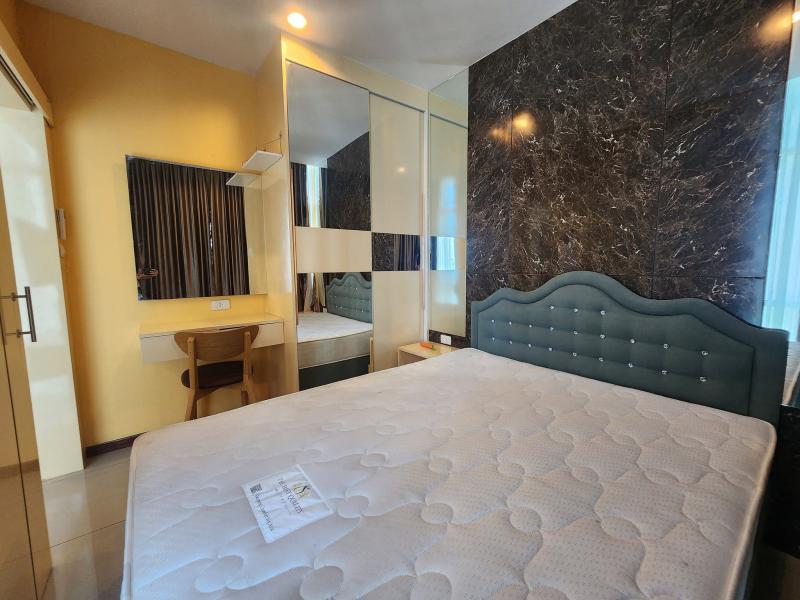 ขาย/ให้เช่า คอนโดวิวทะเล ชั้น 22 โครงการ The Grand Jomtien Pattaya Beach ทำเลดี ใกล้ทะเล พร้อมเข้าอยู่ที่ตั้ง : 555/1465 หมู่ที่ 12  ตำบลหนองปรือ อำเภอบางละมุง ชลบุรี 20150พิกัด : https://maps.app.goo.gl/WBRtYYoWTrAc7qX78ขนาดพื้นที่ใช้สอยประมาณ : 26 ตารางเมตรรายละเอียด-ห้องชุด 1 ห้องนอน (One Bedroom)-ชั้น 22 วิวทะเลสวย บรรยากาศดี-ลมไม่แรง แดดไม่ส่อง ฝนไม่สาด อยู่สบายตลอดวัน-เครื่องปรับอากาศ 2 เครื่อง เย็นฉ่ำ-เฟอร์นิเจอร์และเครื่อง