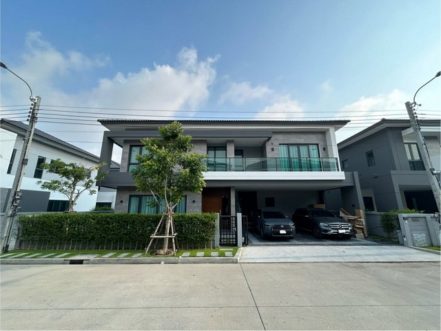 ให้เช่าบ้านเดี่ยว 2 ชั้น 79 ตรว. 4 ห้องนอน เดอะ ซิตี้ บางนา1 The City Bangna ติด Mega บางนา *** ราคาเช่า 185,000 บาท/เดือน ติดต่อ:: ชยา โทร/ID Line:: 0942823961   Link Line:: https://line.me/ti/p/3xFA1An8Kcรหัส# T26-849บ้านเดี่ยว 2 ชั้น เดอะ ซิตี้ บางนา1 The City Bangna ติด Mega บางนา• เนื้อที่ 79 ตรว• พื้นที่ใช้สอย 351 ตรม • 4 ห้องนอน • 5 ห้องน้ำ • 2 ห้องนั่งเล่น • 1 ห้องแม่บ้าน• แอร์ทุกห้อง ทั้งหลัง• เครื่องใช้ไฟฟ้า ตู้เย็น x3 ทีวี x 2 เครื่องซักผ้า ไมโครเวฟ สถานท�
