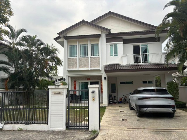 Land&House #สันกำแพง ขาย 7 ล้าน 89.6 ตรว. บ้านเดี่ยว 2 ชั้น #บ้านสภาพดี ในสังคมคุณภาพ ใกล้เมือง เดินทางสะดวก #พร้อมเข้าอยู่ #ใกล้โรงเรียนนานาชาติหลายแห่ง #ซื้ออยู่เองหรือปล่อยเช่าได้เนื้อที่ 89.6 ตารางวาพื้นที่ใช้สอย 250 ตรม.3 ห้องนอน 3 ห้องน้ำ 1 ห้องนั่งเล่น1 ห้องเล็กต่อเติม1 ห้องครัว2 ที่จอดรถ ระบบรักษาความปลอดภัยตลอด 24 ชั่วโมง หมู่บ้านดีมีชื่อเสียงมายาวนาน สิ่งแวดล้อมดี เงี