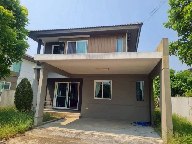 ขายขาดทุน 4.5 ล้าน #Inizio #สันกำแพง บ้านเดี่ยว 2 ชั้น #เฟอร์นิเจอร์ครบ คุ้มค่าทั้งอยู่อาศัย และลงทุน ซื้อวันนี้แทบไม่ต้องซื้ออะไรเพิ่ม #หิ้วกระเป๋าเข้าอยู่ได้ทันที #ใกล้ตลาดเจริญเจริญ เข้าเมืองง่าย เดินทางสะดวกรายละเอียดบ้านพื้นที่ดิน 63.3 ตารางวาพื้นที่ใช้สอย 130 ตารางเมตร3 ห้องนอน3 ห้องน้ำห้องน้ำในตัวทุกห้องจอดรถได้ 2 คันต่อเติมพื้นที่หลังบ้านเรียบร้อย พร้อมใช้