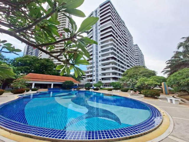 AOM 2917View Talay3A Price 3,500,000 THBForeign Quota Available Access to Beach Sea view from Balcony  Located Pratumnak Soi6 -  Jomtien beach PattayaAvailable Now      View Talay 3A- Type: Studio room- Floor: 7th - Building: View Talay 3A- Size: 48 s.q.m - View: Jomtien side - Foreign name- Transfer fee 50/50- Furnished:  full Facilities Swimming poolCar Parkings.24-hours security.Mini-martLaundry facilitiesติดต่อขอรูปและรายละเอียดเพิ่มเติม  สนใจนัดชมสถานที่จริงContact  TEL/LINE คุณต๋อม 081-925-2443          TEL/LINE        086-542-7078อสังหาริมทรัพย์ ยินดีรับฝากขาย-เช่า อสังหาริมทรัพย์ทุกชนิด