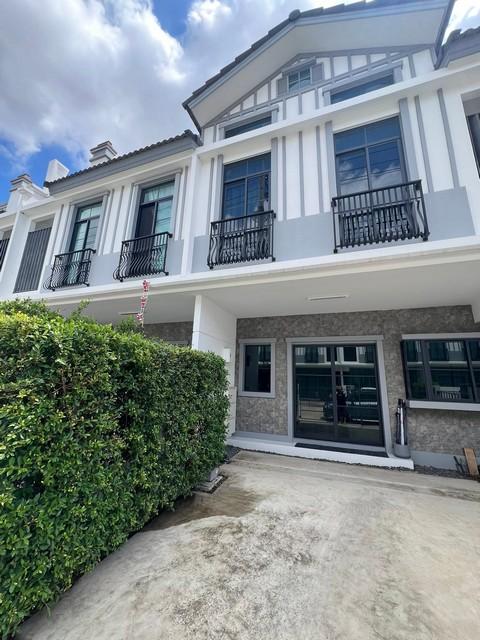 ให้เช่าทาวน์โฮม 2 ชั้น โครงการ Villaggio 3 ศรีนครินทร์-บางนา ใกล้ Mega Bangna ** รับผู้เช่าต่างชาติ **ราคาเช่า 45,000 บาท / เดือน ( สัญญาขั้นต่ำ 1 ปี ประกัน 2 เดือน ล่วงหน้า 1 เดือน )ที่ตั้ง ถนนเลียบคลองหลวงแพ่ง ตำบลบางแก้ว อำเภอบางพลี จังหวัดสมุทรปราการ 10540ติดต่อ : คุณภัสพงณ์ 0634098164Line : deedee23https://www.facebook.com/profile.php?id=61581484955548เนื้อที่ 25 ตารางวา จำนวน 2 ชั้น 3 ห้องนอน 3 ห้องน้ำ 1 ห้องครัว 1 ห้องนั่งเล่น จอดรถได้ 2 คันมี�