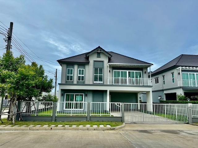 BH4200 ให้เช่าบ้านเดี่ยว Grand Sivarom Sukhumvit Bangpoo บ้านใหม่พร้อมเฟอร์นิเจอร์ครบ ใกล้สุขุมวิท บางปู สมุทรปราการติดต่อ Agent คุณบัว (Bua)Tel: 093-646-4597&nbsp;LINE ID: Bua093ค่าเช่า 75,000 บาทต่อเดือนให้เช่าบ้านเดี่ยวหรู โครงการแกรนด์ สิวารมย์ สุขุมวิท บางปู บ้านใหม่สภาพดี พร้อมเฟอร์นิเจอร์และเครื่องปรับอากาศครบทุกห้อง เข้าอยู่ได้ทันที ทำเลศักยภาพ ใกล้ถนนสุขุมวิท นิคมอุตสาหกรรมบางปู และแหล่งอำนวยความ�