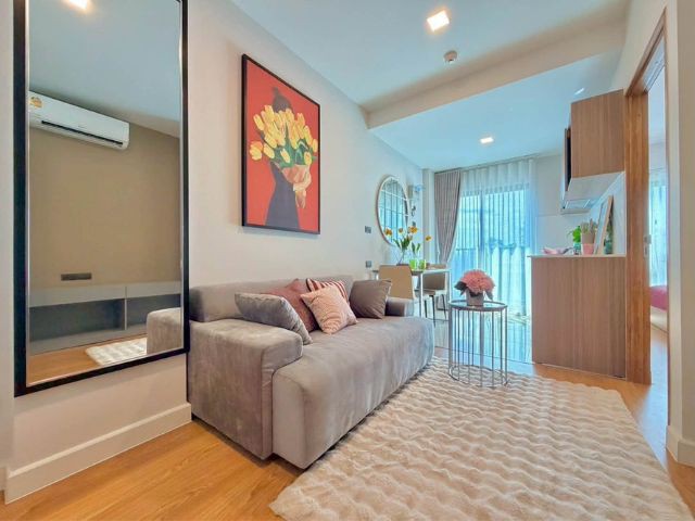 ให้เช่า 15,000/เดือน*Arise Mahidol Condo Chiang Maiห้องใหม่ ไม่เคยมีผู้พักอาศัย ตกแต่งครบ.คาดว่าพร้อมเข้าอยู่ ปลายเดือน ก.ค. 69 หรือต้นเดือน สิ.ค 69.ชั้น 4 ห้อง One Bedroom ขนาด 32 ตร.ม.วิวสระว่ายน้ำอาคาร Low-riseห้องกว้างขวาง เป็นสัดส่วน เหมาะสำหรับคนทำงานหรือคู่รักที่ต้องการพื้นที่ใช้สอยมากขึ้น.บรรยากาศเงียบสงบ เหมือนพักผ่อนในรีสอร์ทเหมาะสำหรับคนทำงานที่มองหา Work-Life Balanceคอนโดอยู่ในโซนปลอดภัย น้ำ�