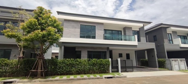 LV53559 ให้เช่า บ้านเดี่ยว เดอะ ซิตี้ บางนา The City Bangna บ้านเดี่ยว ตกแต่งสวยงาม full furnished ห้องรับแขก Double volume ติดเมกกะบางนาราคาเช่า : 160,000 บาท/เดือน (ประกัน 2 เดือน ล่วงหน้า 1 เดือน)ที่ตั้ง : ทางคู่ขนาน ถนนบางนา-ตราด ตำบล บางพลีใหญ่ อำเภอบางพลี สมุทรปราการ 10540ชื่อโครงการ : The City บางนา รายละเอียด :- แบบบ้าน Dione- พื้นที่ใช้สอย 313 ตร.ม.- ที่ดิน 70 ตร.ว.- 4 ห้องนอน- 5 ห้องน้ำ- ที่จอดรถ 3 คัน- 1 ห้องครัว- 1 ห้องแม่บ�