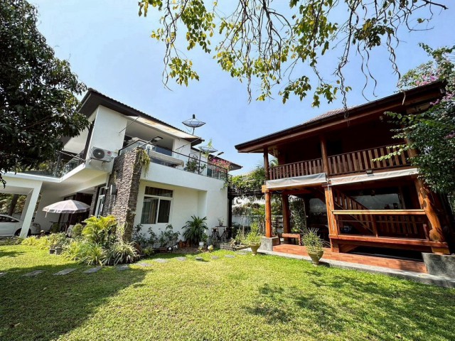 ขายเพียง 18.5 ล้าน 130 ตรว. #SereneLake #Lake View บ้านหรูหลังใหญ่ 2 ชั้น พร้อมเฟอร์นิเจอร์ครบ ตกแต่งสวยที่สุด พร้อมเข้าอยู่ ในโครงการระดับพรีเมียม บรรยากาศเงียบสงบ ให้ความเป็นส่วนตัวรายละเอียดบ้านที่ดิน 130 ตารางวา4 ห้องนอน4 ห้องน้ำห้องนั่งเล่นขนาดใหญ่ห้องครัวบ้านไม้1 ห้องนอน2 ห้องน้ำเหมาะเป็นเรือนรับรอง ห้องทำงาน หรือบ้านพักผู้สูงอายุสถานที่ใกล้เคียงสนามบินนานาชาติเชีย�