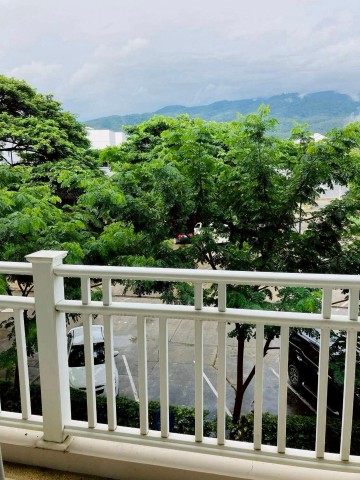 ขายเพียง 6.7 ล้าน 85.87 ตรม. #Punna Residence 2 #Nimman คอนโดห้องใหญ่ #วิวดอยสุเทพ โปร่งสบาย ใจกลางเมืองเชียงใหม่ เดินทางสะดวก #ใกล้มช. แหล่งไลฟ์สไตล์ และร้านอาหารชื่อดัง เหมาะทั้งสำหรับอยู่อาศัยและลงทุนรายละเอียดห้องพื้นที่ 85.87 ตารางเมตรชั้น 32 ห้องนอน 2 ห้องน้ำอ่างอาบน้ำระเบียง 2 ด้าน* ทิศทางห้องดี แดดไม่ส่องเข้าภายในห้องตลอดทั้งปี ช่วยให้ห้องเย็นสบาย แสงแดดตกเฉพาะบริเวณระเบี�