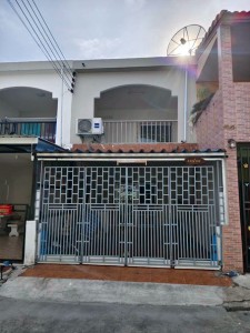 #ขายบ้านสวยราคาถูกบ้านบึงชลบุรี#ขายทาวน์เฮ้าส์2 ชั้น บ้านบึง ชลบุรี???? หมู่บ้านอีสเทิร์นแลนด์ซิตี้ ????มาบไผ่ ซอยยี่กงษี พร้อมอยู่!????เพียงราคา  1.09  ล้านบาท    (  ฟรีโอน  ฟรียื่นกู้    )‼️เงื่อนไขพิเศษซื้อสดต่อรองได้✴️รายละเอียด???? บ้านเนื้อที่  16  ตรว.????2  นอน  2  ห้องน้ำ ????ฟรี  แอร์ 1  ตัว???? ทำเลทอง ใกล้แหล่งชุมชนและนิคมฯ เดินทางสะดวก????บ้านสวยพร้อมอยู่ ????  (เงินเดือน 15000.-เป็นเจ้าข�