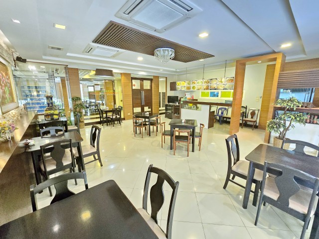ร้านอาหารพร้อมครัวใหญ่ ตรงข้ามโลตัส สุขุมวิท50 1 นอน 4 น้ำ พื้นที่ 29 ตร.ว.Cloud Kitchen BTS อ่อนนุช 300 ม. พื้นที่ใช้สอย 114 ตร.ม.พร้อมเปิดดำเนินกิจการ บนทำเลศักยภาพย่านสุขุมวิท อ่อนนุช ใกล้  บางจาก เหมาะสำหรับร้านอาหารไทย ร้านอาหารนานาชาติ  คาเฟ่ หรือ  เดินทางสะดวก ใกล้เซ็นจูรี่ เดอะมูฟวี่พลาซ่า สุขุมวิท 450 ม.รร.นานาชาติ รพ. และรถไฟฟ้า ราคาเช่า 34,999-39,999 THB/monthCloud Kitchen BTS OnNut 300m Restaurant with large kitchen  Opposite Lotus Sukh