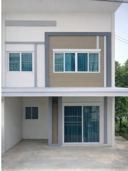 ให้เช่า 6,999 บาท/เดือน บงกช42-46 ทาวน์โฮม 2 ชั้นรังสิต-คลองสอง 3 นอน 2 น้ำ ขนาด 18 ตร.ว. 144 ตร.ม. ใกล้ม.กรุงเทพ รังสิต 950 ม.พร้อมเฟอร์ฯบางส่วน ทำเลรังสิต-นครนายก เดินทางสะดวก บรรยากาศเงียบสงบ เหมาะสำหรับอยู่อาศัย หรือโฮมออฟฟิศใกล้ตลาดพระรูปคลอง 2 950 ม.โรงพยาบาล รถไฟฟ้า และแหล่งไลฟ์สไตล์หลายแห่ง Bongkoch 42-46 Two-story townhome for rent in Rangsit Khlong 2 with 3 bed 2 bath 18 sq.wa.144 sq.m. Near Bangkok University Rangsit 950 m. Partially furnished in a quiet location ideal for residence or home office. Close to Phra R