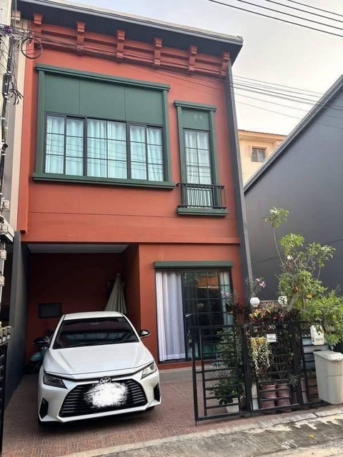 ให้เช่า ทาวน์โฮม 2 ชั้น หลังมุม สิริเพลส บางนา-เทพารักษ์ Siri Place Bangna-Theparakค่าเช่า 20,000 บาท/เดือน (สัญญา 1-3 ปี ประกัน 2 + ล่วงหน้า 1)ติดต่อ คุณช่อผกา โทร 0616198565 LINE 0616198565สำรอง LINE 0812523279 ส่งลิ้งก์ไว้ได้เลย-ให้เช่า ทาวน์โฮม 2 ชั้น หลังมุม สิริเพลส บางนา-เทพารักษ์-พื้นที่ใช้สอย 99 ตร.ม. -พร้อมย้ายเข้าอยู่ได้ทันที-3 ห้องนอน -3 ห้องน้ำ -จอดรถ 1 คัน-เฟอร์นิเจอร์ครบ แอร์ 3 เครื่อง, ทีวี, ตู้เย็น, เครื่องซักผ�