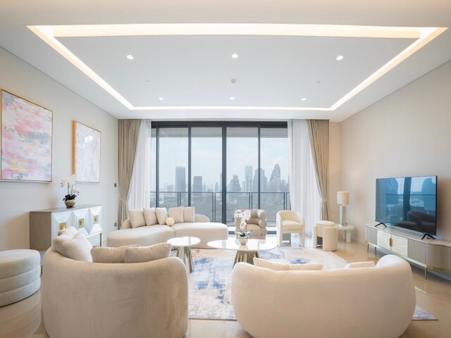The Residences at Sindhorn Kempinski Hotel Bangkok.BTS: RatchadamriSize: 359 sqm., 5 bedrooms, 7 bathrooms Floor: 15+ unblocked view Rental price: 650,000 baht/month Selling price: 129,000,000 bahtRef.: 378941 Listing Detail: www.rent-bangkok-condo.com/properties/378941 Co-agents are welcome. - - -Contact us for more information or arrange a viewing:Email. rbc.rentbangkokcondo@gmail.comCall. 066-0588-655Line ID: @rentbangkokcondohttps://lin.ee/9cMeMxeWhatsapp: 0660588655Wechat 微信: rentbangkokcondo