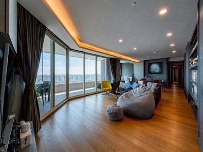 Exclusive Residence ริมแม่น้ำเจ้าพระยา ขาย Watermark Chaophraya River 283 ตร.ม. ชั้น 43 วิวแม่น้ำ.TPI-3234.ที่ตั้งถนนเจริญนคร แขวงบางลำภูล่าง เขตคลองสาน กรุงเทพมหานคร 10600Google Maps:https://maps.app.goo.gl/tPiVrBWyixKLYmA8Aภาพรวมทรัพย์.สัมผัสการอยู่อาศัยระดับลักชัวรีบนทำเลริมแม่น้ำเจ้าพระยา กับห้องขนาดใหญ่ 283 ตารางเมตร ภายในโครงการ Watermark Chaophraya River อาคาร A ชั้น 43 มอบวิวแม่น้ำเจ้าพระยาแบบพาโนรามา พร้อมเฟอร์นิเจอร์ครบ เหมาะสำหรับครอบคร�